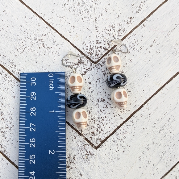 Handmade Bead Earrings - Skull - Picture 2 of 2